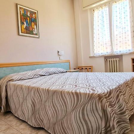 Hotel Bellerofonte Ріміні Екстер'єр фото