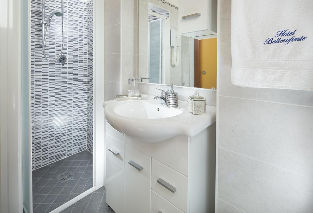 Hotel Bellerofonte Ріміні Екстер'єр фото